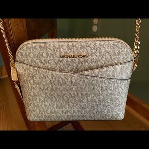 Micheal Kors Crossbody